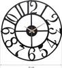 A black metal wall clock with Roman numerals and gold hands. Podgląd zdjęcia produktu