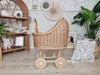 Großer Puppenwagen aus natürlichem Korbgeflecht - Holz Produktbild-Vorschau 1