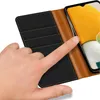 A hand is shown interacting with a phone case. Podgląd zdjęcia produktu