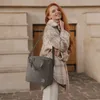 Brisby 4-lagige Kühltasche – Lunchtasche 7 Liter – Produktbild-Vorschau 3