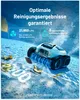 A robotic pool cleaner is shown underwater on a pool floor, with leaves scattered around. Text overlays highlight its features and performance. Produktbild-Vorschau