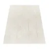 A white rug with a geometric pattern is shown from a slightly elevated angle against a white background. Anteprima dell’immagine prodotto