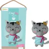A product shot of a sewing kit for a cat toy, shown next to its packaging. Produktbild-Vorschau
