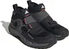 A pair of black and gray Adidas Trailcross Pro Clip-in MTB-boots are shown against a white background. Podgląd zdjęcia produktu