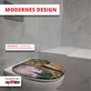 A toilet seat with a tree bark design is shown on a toilet in a marble-tiled bathroom. Produktbild-Vorschau