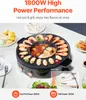 A hot pot and grill combination appliance is shown with food being cooked on it, along with text overlays highlighting its features and specifications. Voir les images du produit