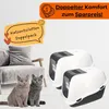 Two cats sitting in front of two covered litter boxes, with marketing text overlays. Produktbild-Vorschau