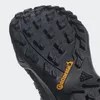 A close-up view of the sole of a black Adidas Terrex hiking shoe. Anteprima dell’immagine prodotto