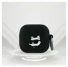 Karl Lagerfeld Kla4Runchk Airpods 4 Cover Nero/Nero Anteprima dell’immagine prodotto 6