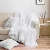 Kuscheliger Yeti-Flauschdecke 150x200 cm – Weiß, 100% Produktbild-Vorschau 2