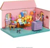 The Simpsons family sitting on a couch in their living room playset. Podgląd zdjęcia produktu
