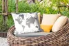 MuchoWow® Outdoor Kissen - Weltkarte - Blumen - Holz - Produktbild-Vorschau 3