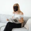 Revolutionäre LED-Lichttherapie-Gesichtsmaske: Für ein Produktbild-Vorschau 12