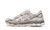 A side view of a single Asics Gel-NYC Oyster Grey sneaker against a white background. Produktbild-Vorschau