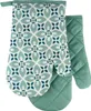 A pair of oven mitts with a geometric pattern. Anteprima dell’immagine prodotto
