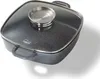 A square frying pan with a glass lid and a metal insert on a white background. Anteprima dell’immagine prodotto