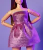 Barbie Signature Barbie Looks 23 - Curvy, Mini robe rose Voir les images du produit 18