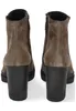 A pair of brown suede ankle boots with thick black heels, shown from the back. Produktbild-Vorschau