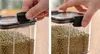 A split image showing a person's hand closing the lid of a clear plastic food storage container filled with green beans. Produktbild-Vorschau