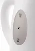A close-up view of a white electric kettle's water level indicator. Voir les images du produit