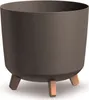 A brown speckled planter pot with three wooden legs. Voir les images du produit