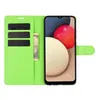 A green flip-style phone case with card slots and a phone inside. Produktbild-Vorschau