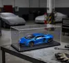 Exklusive Modellauto Vitrine 1:18 mit schwarzem Sockel - Produktbild-Vorschau 2