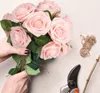 Set de bouquets de roses avec 25 roses artificielles Voir les images du produit 14