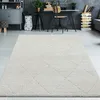 Tapis à poils longs crème avec motif en losange moderne et Voir les images du produit 1