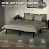 A metal bed frame with bedding and pillows in a bedroom setting, with informational icons at the bottom. Podgląd zdjęcia produktu