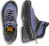 Zustiegsschuhe "TX4 Evo Mid Woman GTX" von La Sportiva in Blau mit roten Schnürsenkeln und griffiger Sohle. Podgląd zdjęcia produktu