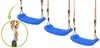 Three blue swings hanging from ropes against a white background. A close-up inset shows the rope attachment to a metal ring. Anteprima dell’immagine prodotto