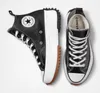 A pair of black Converse Run Star Hike platform sneakers are shown from a top-down perspective against a white background. Voir les images du produit