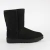 A single black UGG boot is shown against a white background. Náhled obrázku produktu