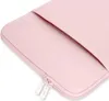 Close-up of a pink laptop sleeve. Anteprima dell’immagine prodotto
