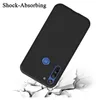 A black phone case is shown falling onto a cracked surface, illustrating its shock-absorbing feature. Podgląd zdjęcia produktu
