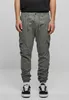 A person wearing cargo jogging pants. Produktbild-Vorschau