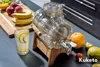 Kuketo | Glasfass Mit Kran 3 L Auf Holzständer – Exklusive Produktbild-Vorschau 7