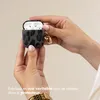 Étui Selencia Sabi à imprimé léopard pour les Apple AirPods Voir les images du produit 2