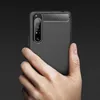 A hand holding a smartphone case. Náhled obrázku produktu