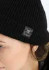 Close-up of a person wearing a black beanie with a skull and crossbones logo. Produktbild-Vorschau