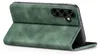 A green flip case for a smartphone is shown open, revealing the camera lenses of the phone. Produktbild-Vorschau