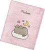 A pink blanket with a Pusheen cat illustration. Náhled obrázku produktu