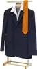 A suit jacket, shirt, and tie are displayed on a wooden hanger and stand. Produktbild-Vorschau