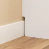 Ecke des SoBuy Schranks FSB112-WN an der Wand mit Holzleiste und Bodenleiste Productafbeelding-voorbeeld