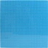 A blue building plate with a grid of studs. Podgląd zdjęcia produktu