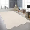 Tapis beige shaggy doux avec forme de vague moderne Taille Voir les images du produit 1