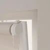 A close-up view of the top mechanism and beaded pull cord of a roller blind. Produktbild-Vorschau