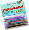 A package of plastic embroidery needles. Voir les images du produit