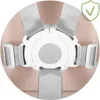 A close-up view of a baby high chair harness buckle and straps. Voir les images du produit